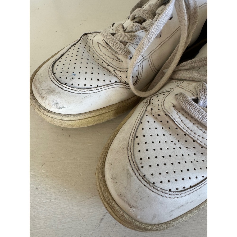 Veja V-10 sneakers in White, Nautico, and Pekin colorway women's size 9 - Picture 4 of 10